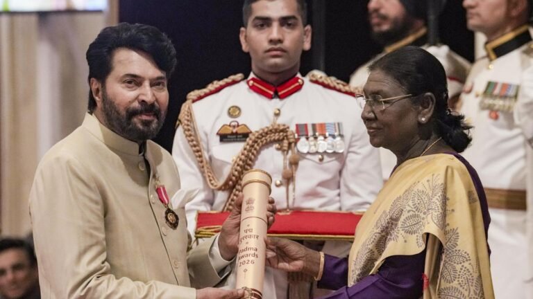 President awards Padma Mammootty to Vijay Amritraj