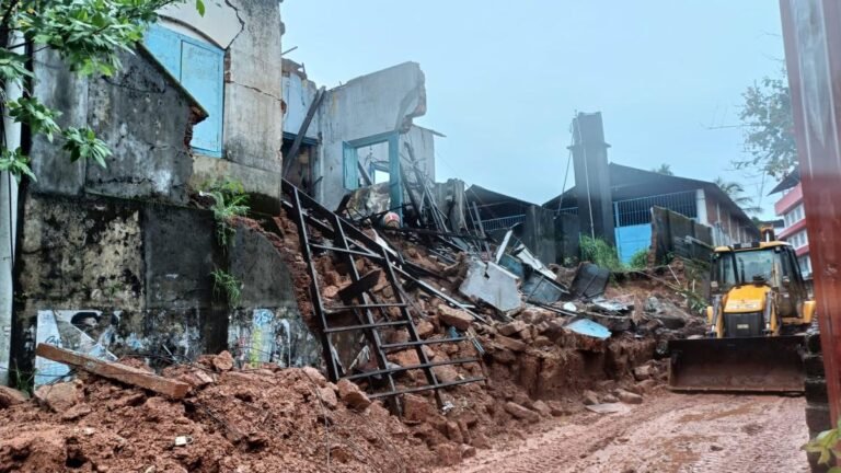 Heavy rains and strong winds lash parts of Kerala