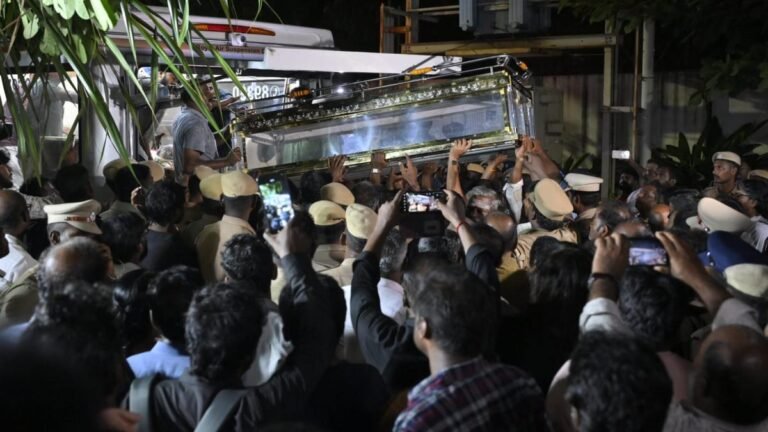 Bharathiraja dies | The remains on the way to the hometown; last rites with full state honors tomorrow