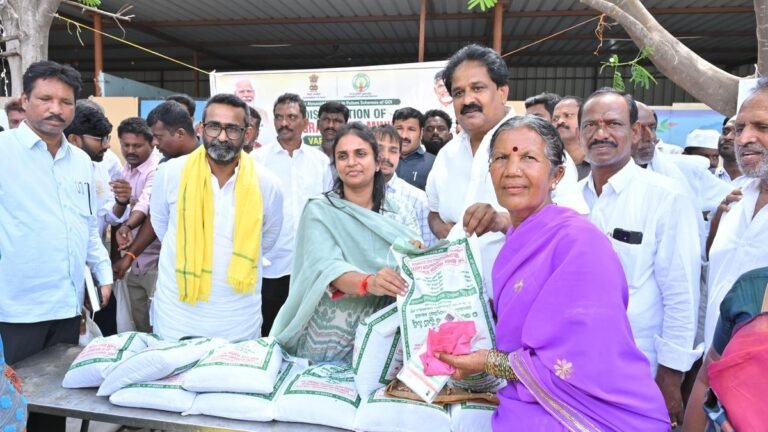 Distribution of seeds for kharif season begins in Kurnool