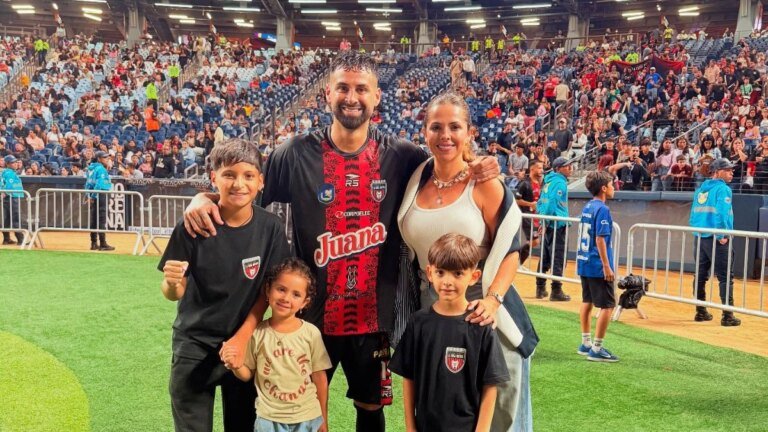 Venezuela: After 3 days of searching in the ruins, the football player finds his wife and children dead