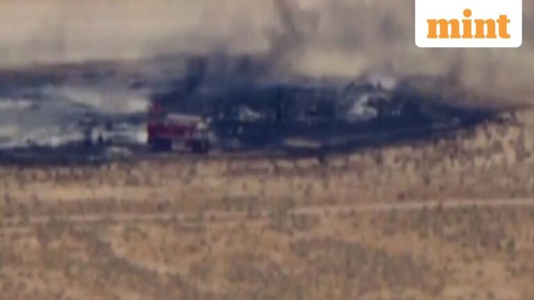 B-52 bomber crashes after takeoff at Edwards Air Force Base, California, US Air Force launches investigation | Today’s news