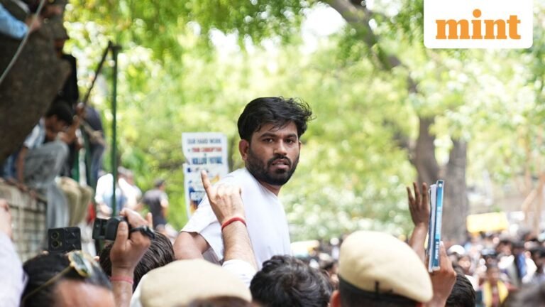CJP protest: Saturday with cockroaches at Jantar Mantar – Students, reels and slogans | Today’s news
