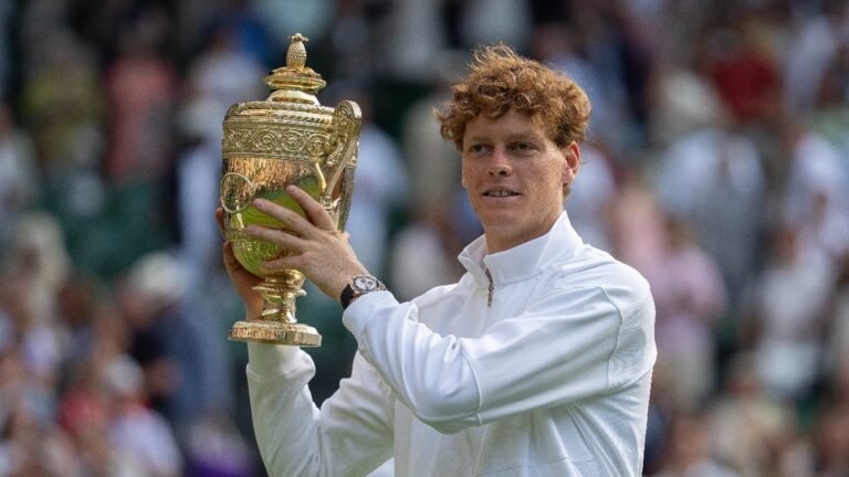Tennis players want more money and make media scapegoats for it