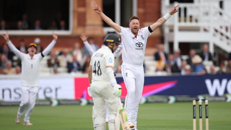 Ollie Robinson runs riot as England take control in Lord’s Test vs New Zealand