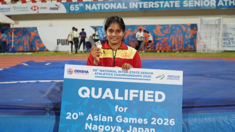 No money for equipment, Sindhushree breaks the national record with a borrowed pole