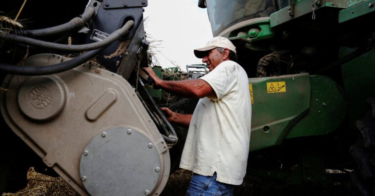 Owners of John Deere farm equipment have a right to repair, FTC says