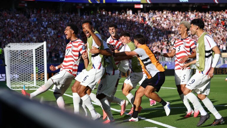 10-man USA keeps World Cup dream alive, sends Bosnia to last 16