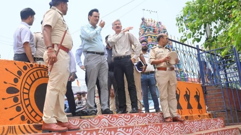 The SCoR General Manager inspects the Godavari Pushkaram arrangement