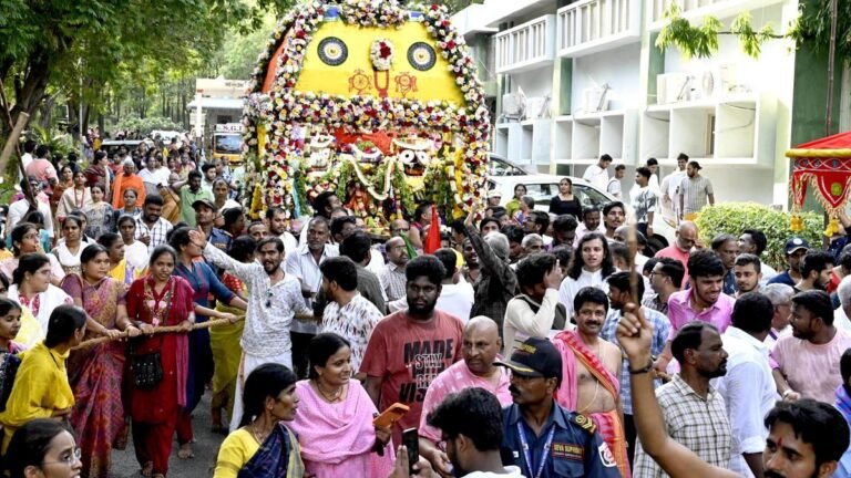 NSU pulls out big Rath Yatra in Tirupati
