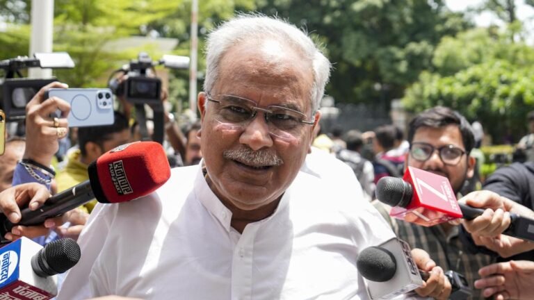 Baghel meets Venugopal, conveys a report on the Punjab leadership problem