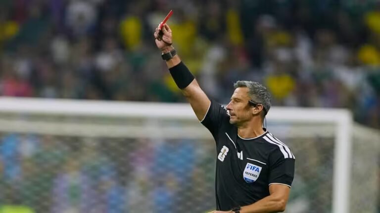 Cocaine, weapons and “sex parties”: How the final referee of the World Cup Slavko Vincic was caught during a police raid