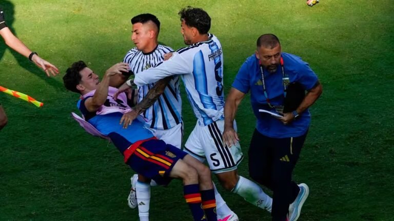 ‘It’s a shame’: Argentina star sent off after grabbing Spain player by the throat in ugly World Cup final scenes