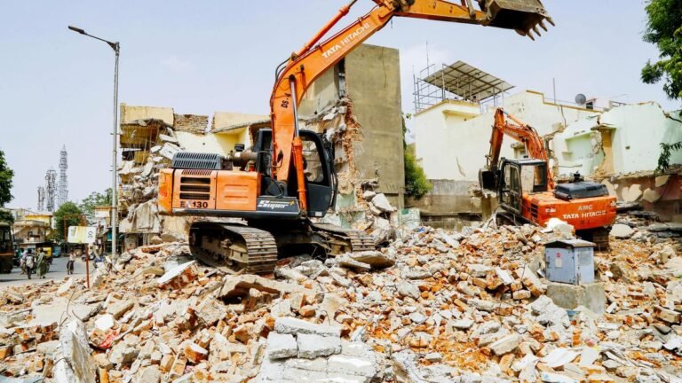 The Supreme Court has stayed the demolition of mosques in the border districts of Rajasthan