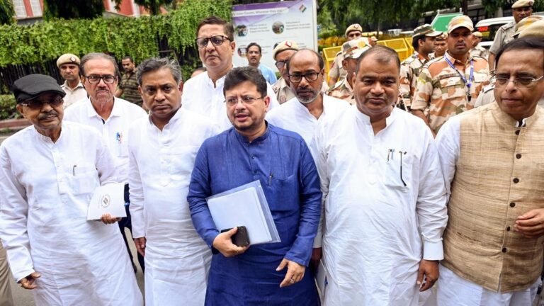 The insurgent Trinamool camp consists of state and district committees