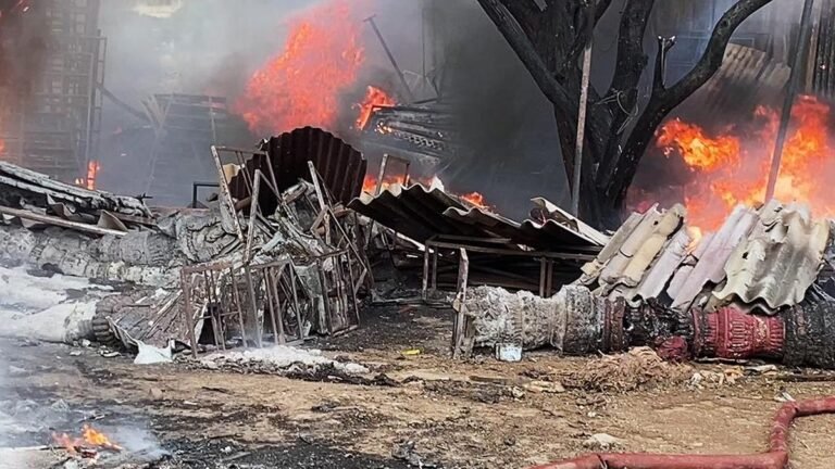 Massive fire breaks out at car crash in Haderabad Chaderghat, no casualties reported