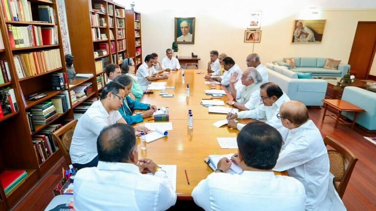 Congress leaders discuss the party’s strategy for the upcoming parliamentary session