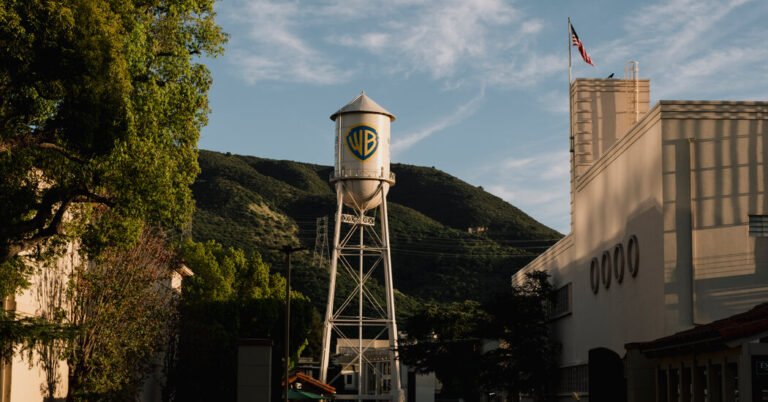 Judge temporarily suspends Paramount-Warner Bros. deal