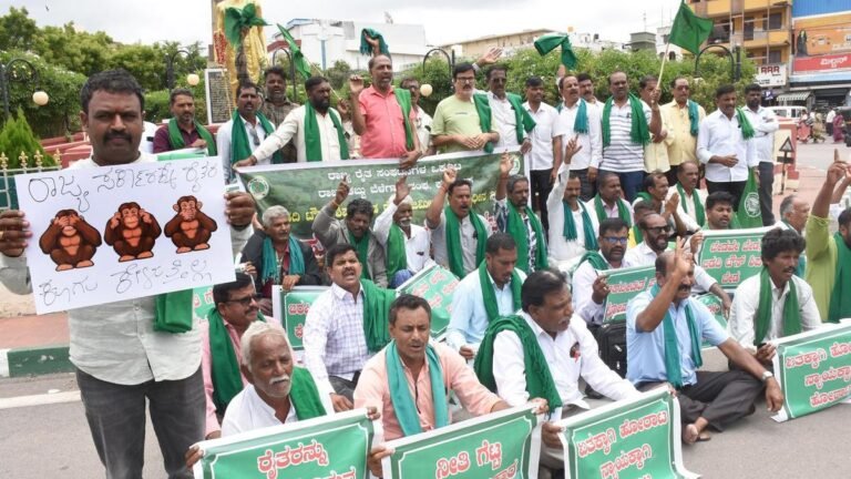 Farmers rally in Mysuru against Bidadi town demanding drought relief