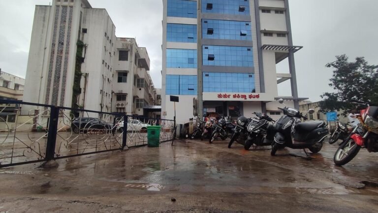 6 deliverymen killed, 3 injured in collision in Uttara Kannada district