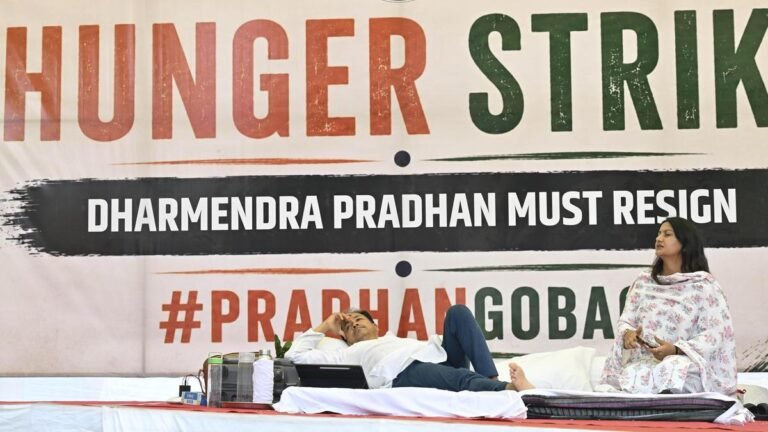 Jantar Mantar turns the hunger strike