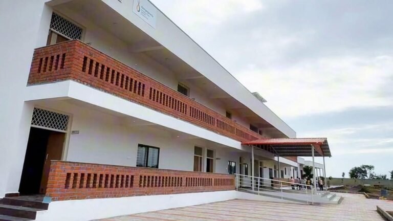 A government school built with CSR funds was inaugurated in Vijayapur, Karnataka