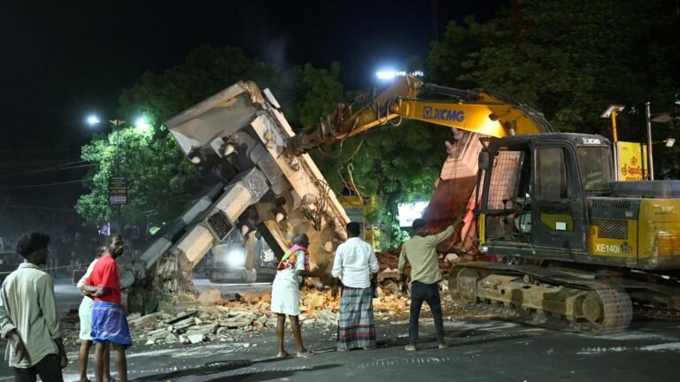 KK Nagar entrance arch in Madurai demolished