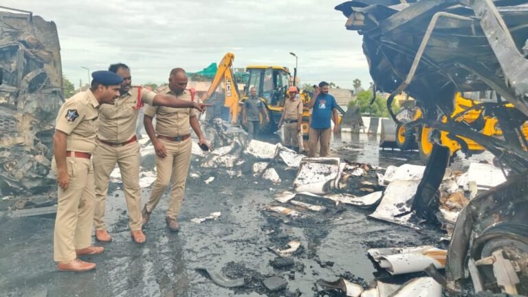 Three dead when two trucks collide and catch fire in Guntur, Andhra Pradesh