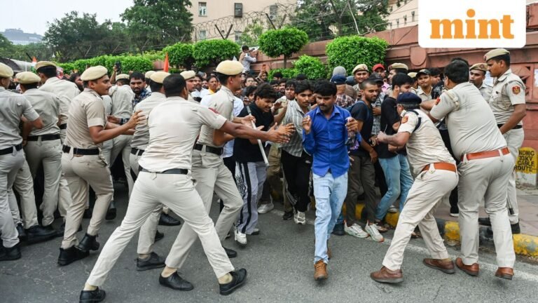 118 cops injured, 70 protesters detained: What Delhi Police said at Monday’s CJP march to Parliament | Today’s news