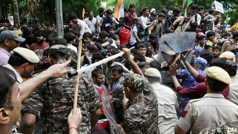 Telangana minister condemns lathi charge of students and youth marching to parliament