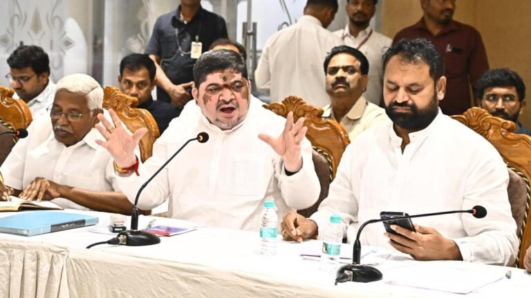 Telangana Activists Social Policy Policy After Consultation: Ponnam