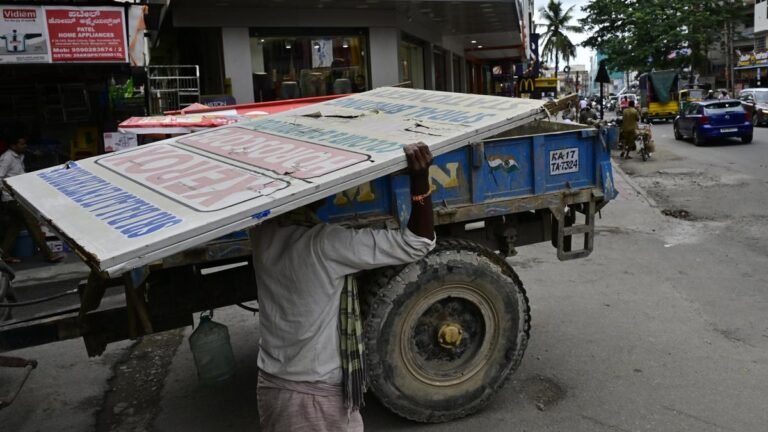 Street vendors will be accommodated in the announced sales zones: CM