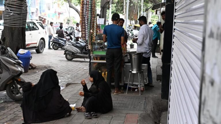Safe Footpath campaign comes into conflict with street vendors in Bengaluru