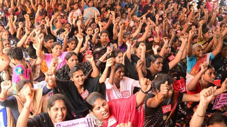 Anganwadi workers demand ₹26,000 monthly salary, social security benefits
