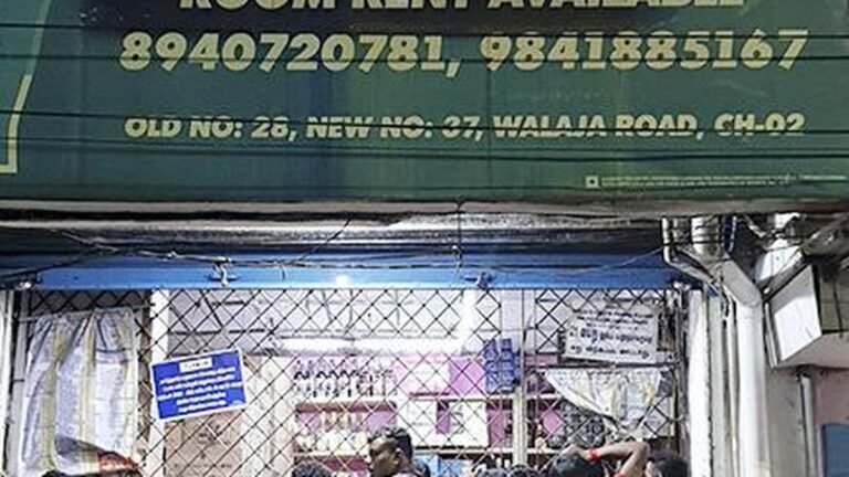 After the license expires, the poles attached to the Tasmac outlets are withdrawn all over Tamil Nadu