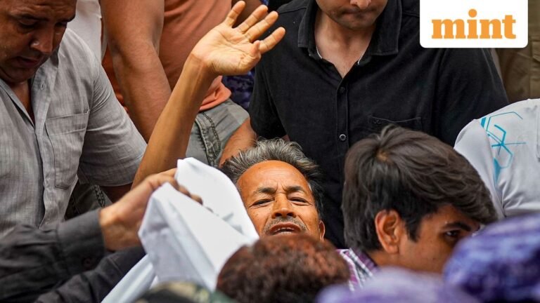 Sonam Wangchuk still fasting after hospitalisation: Blow by blow on chaos at CJP Jantar Mantar protest | Today’s news