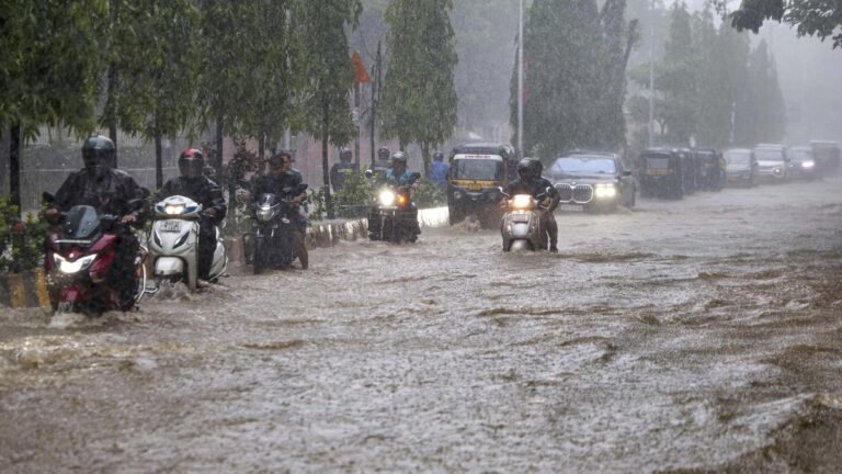 Heavy rain continues in Mumbai, Thane; the red alert lasts from July 4 to 6