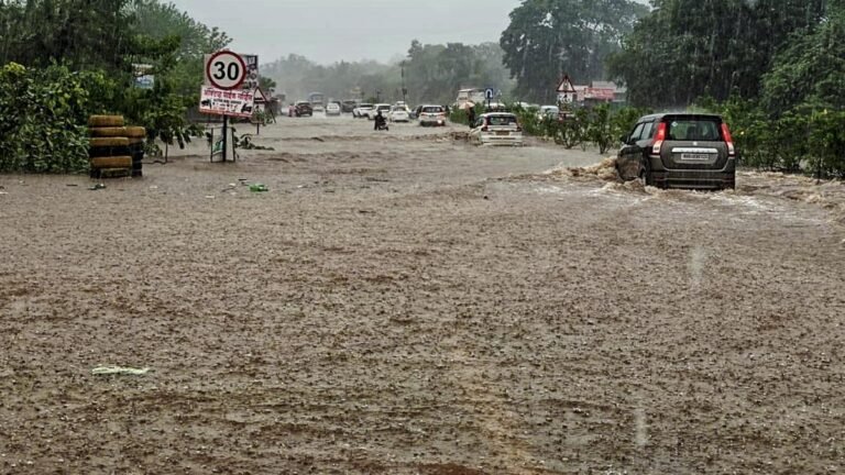 Rain in Maharashtra: Landslide on Mumbai-Goa Expressway halted traffic for 12 hours