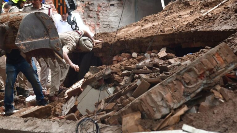 Two people were killed when a two-storey building collapsed in an industrial area of ​​Chandigarh