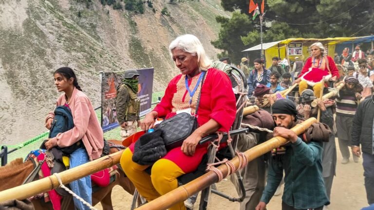 Another batch of pilgrims leaves Jammu for the Amarnath shrine