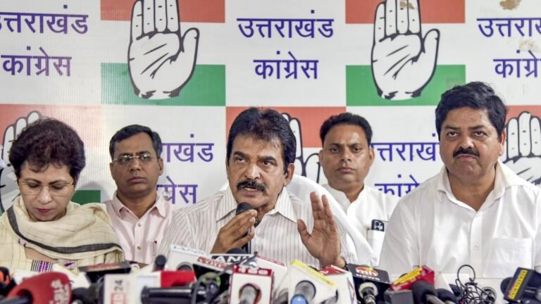 Congress puts pressure on the government. with several press conferences on the alleged theft of donations at the Ram Mandir