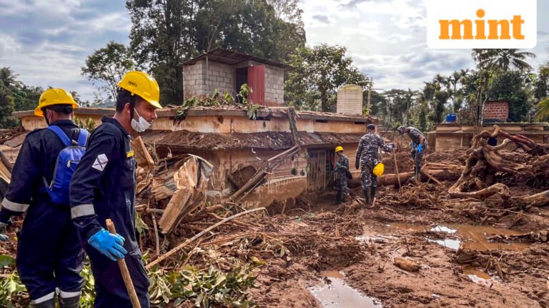 ‘Run fast friends’: Scary video captures Wayanad landslide near tunnel project site | Today’s news