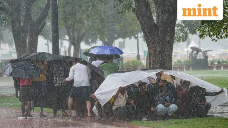 Delhi Monsoon Update: IMD predicts moderate to heavy rain with thundershowers; Delhiites get relief from the heat | Today’s news