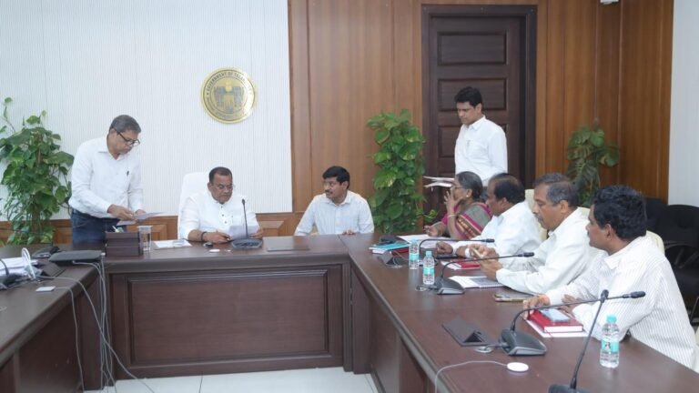 Road work to complete work in three shifts: R&B minister Komatireddy told officials