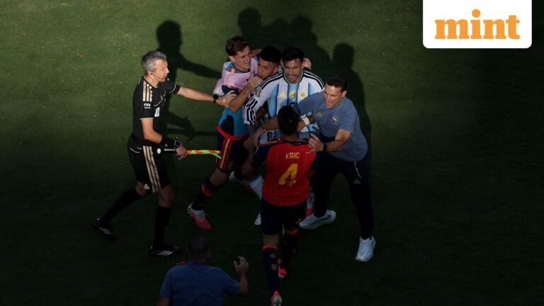 ‘We have to be great in defeat’: Lionel Scaloni’s message as Argentina players lose temper after World Cup loss to Spain | Today’s news