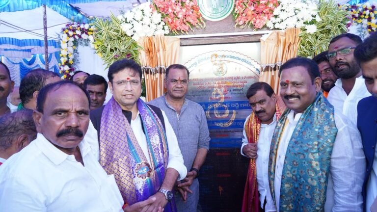 Minister Komatireddy inaugurates ₹185 crore infrastructure works in Parigi