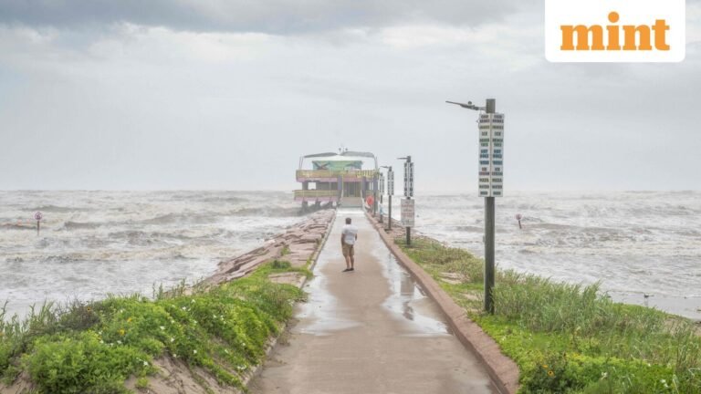 US Weather: More than 2,000 flights canceled due to heavy rain, tornado and flash flood warnings | Today’s news