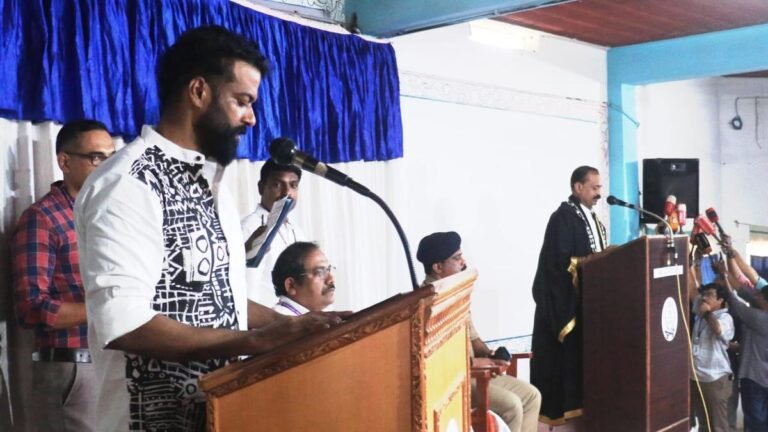 Kerala BJP Councilor R. Sugathan re-takes oath at Viyyur Jail