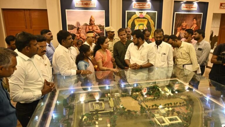 The minister inaugurates the renovated District Museum building in the Vellore Fort complex