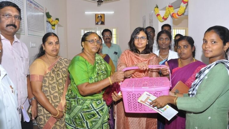The Chief Minister practically opens sub health centers in Vellore, Ranipet